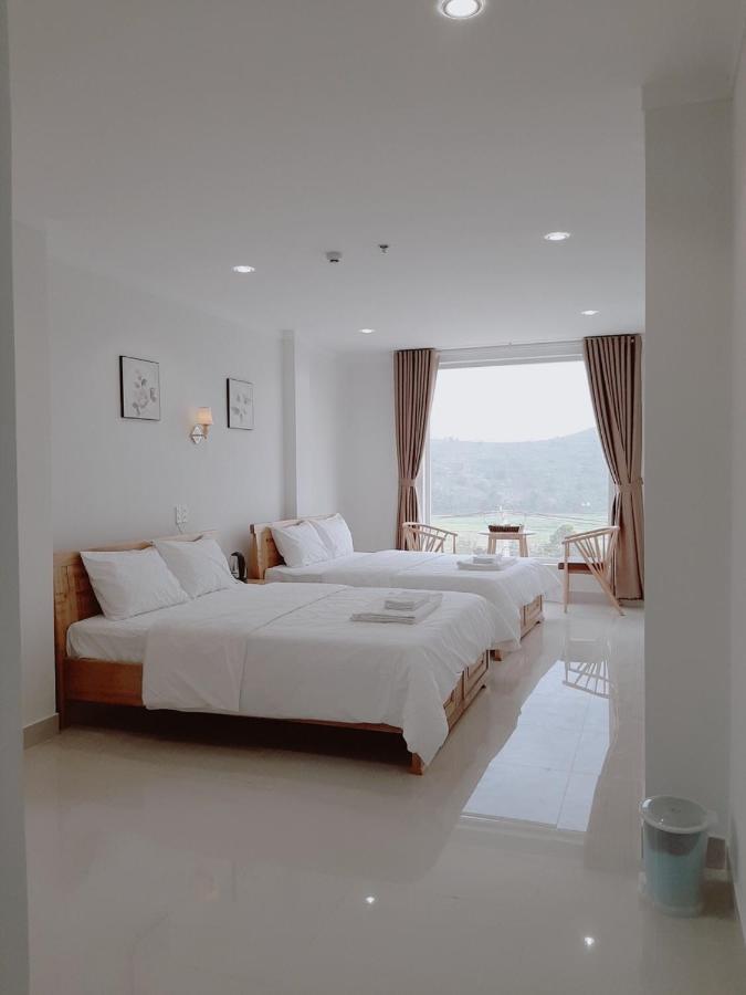 Minh Manh Hotel 2 Pleiku Extérieur photo